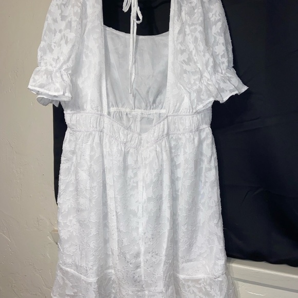 Dress - Picture 8 of 8